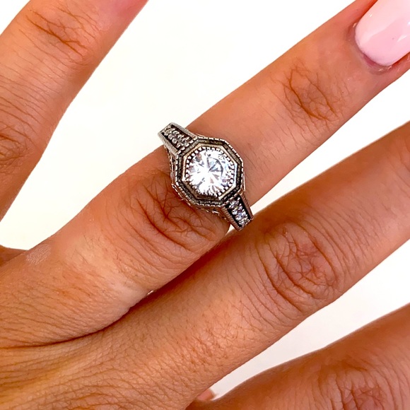 Ring - Picture 4 of 4